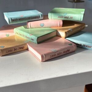 Priscilla Hillman 1993 Pastel Nursery Rhyme book accent